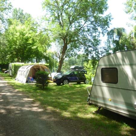Louez votre amplacement de camping avec vue sur la rivière Dordogne