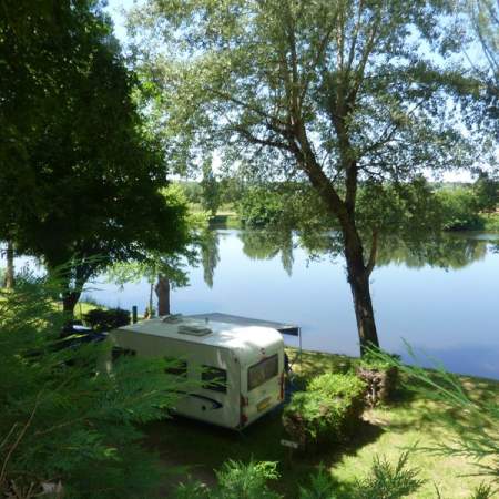 Camping en Dordogne avec emplacements de camping pour caravanes