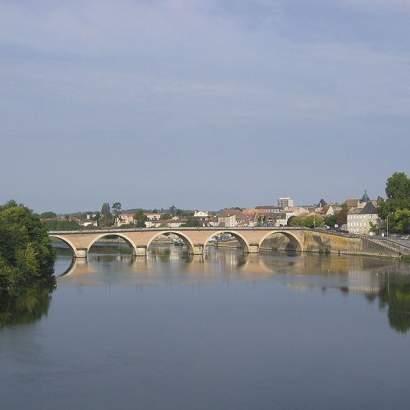 La rivière la Dordogne traverse de nombreuses communes remarquables